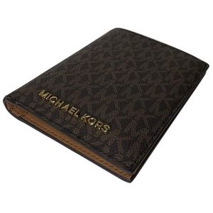 BNIP Michael Kors JetSet Passport/ Card Case